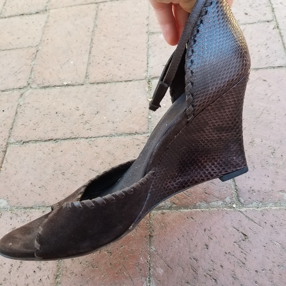 GUCCI Snakeskin Whipstitch Ankle Strap Wedges - Picture 10 of 11